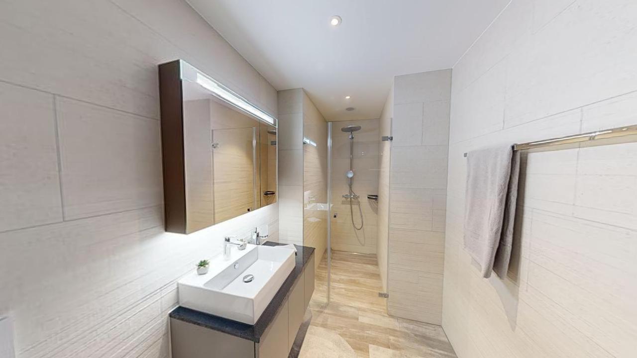 Spacious 1 Bedroom Apartment With Balcony Zurique Exterior foto